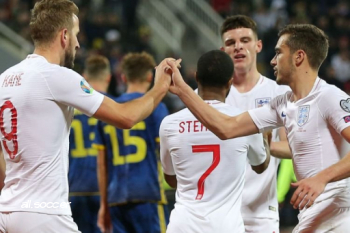 Радость игроков сборной Англии в матче с Косово
